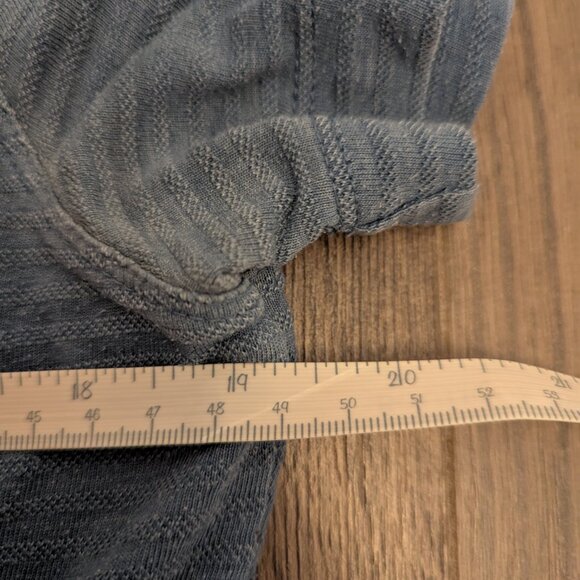 Men's Banana Republic Blue Henley T-Shirt - Picture 5 of 6